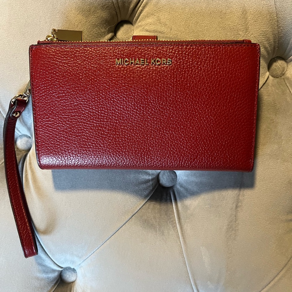 NWOT Michael Kors Adele Leather Smartphone Wallet